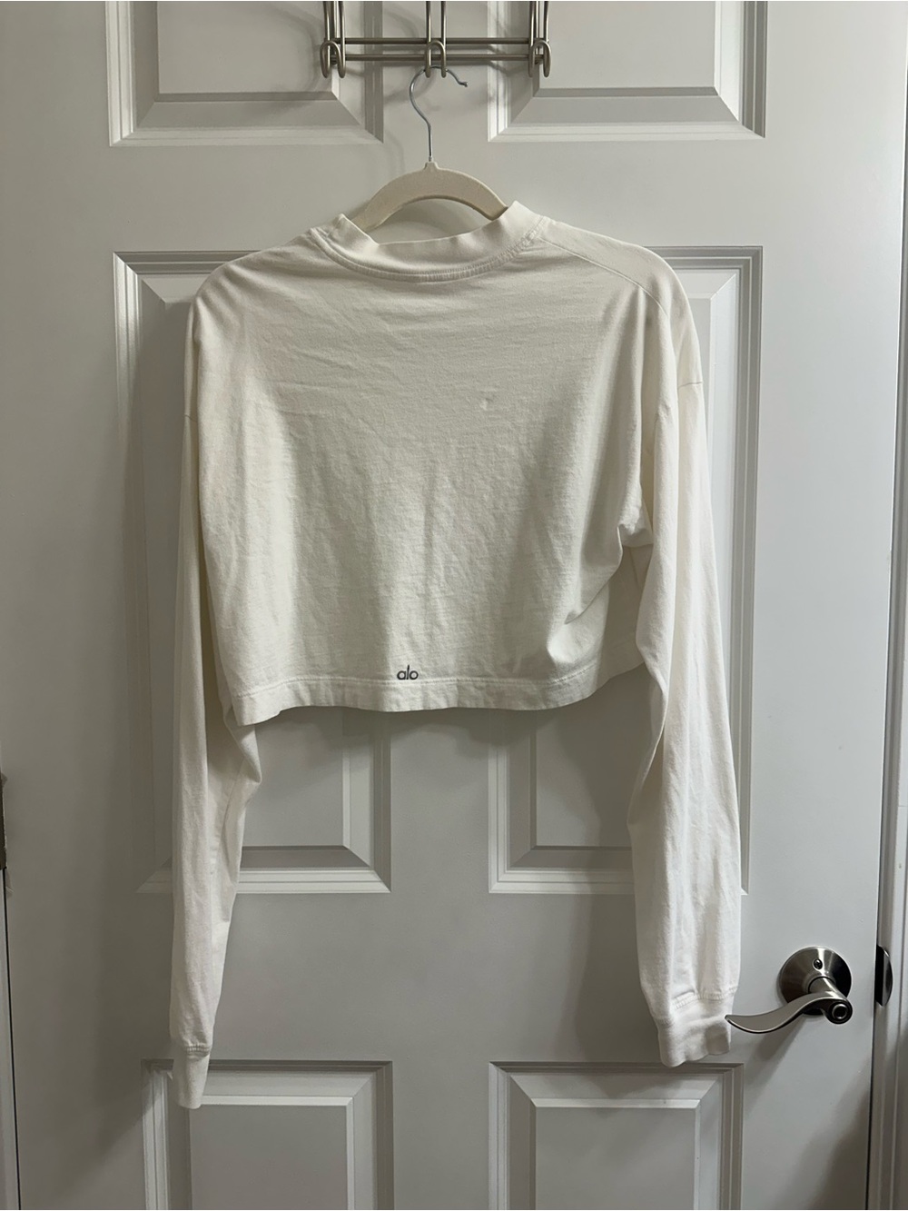 ALO Yoga White Cropped Long-Sleeve Crew Top